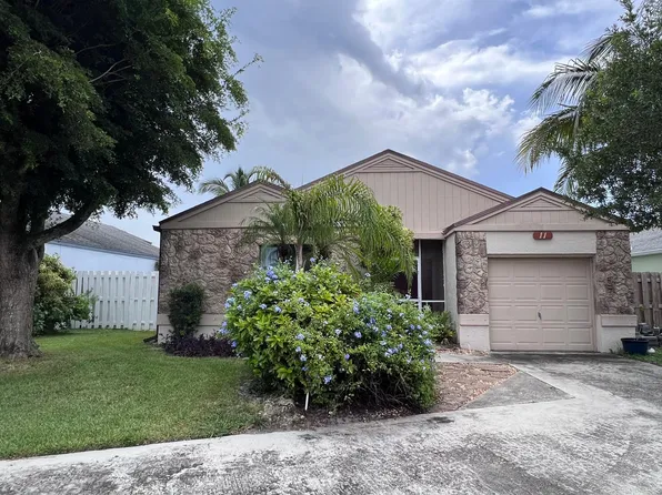 11 Mayfield Way, Boynton Beach, FL 33426