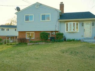 1500 Hylton Ave, Woodbridge, VA 22191