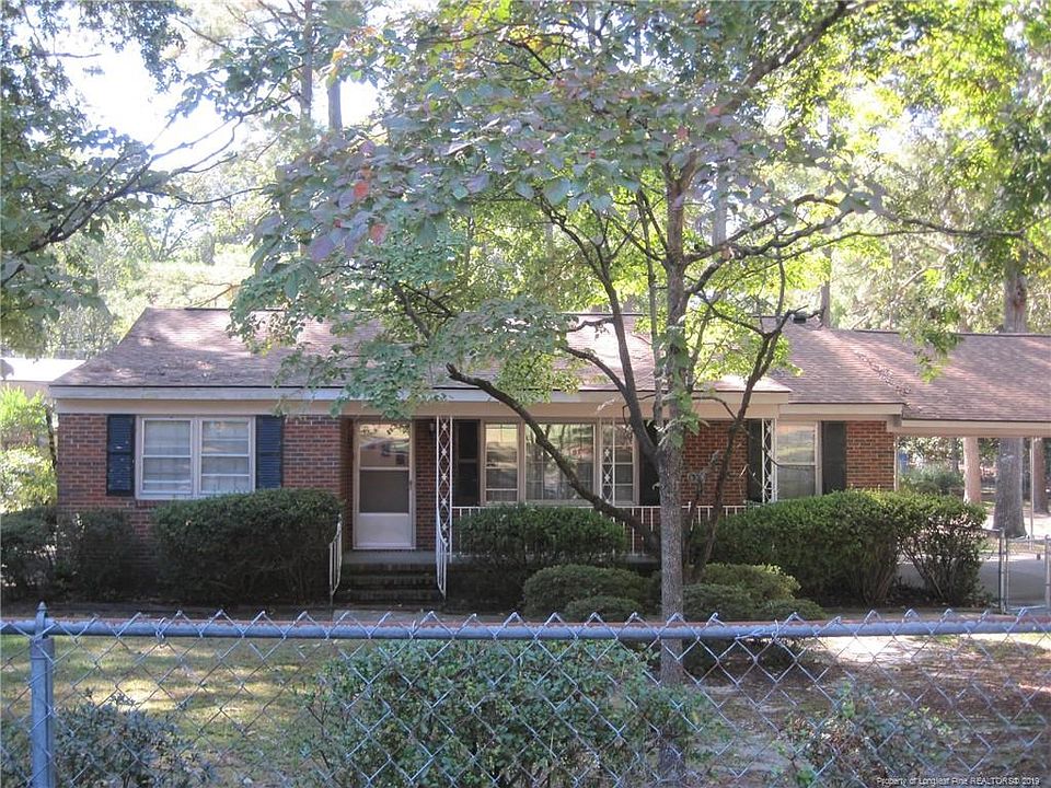 1st image of 425 Crystal Dr