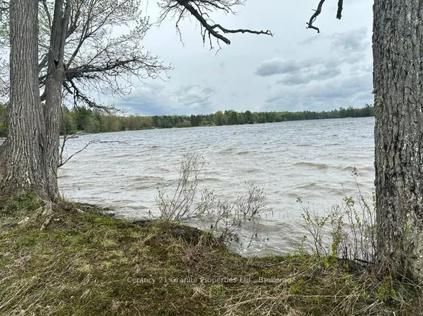 23 Holiday Rd, Seguin, ON P2A 0B6