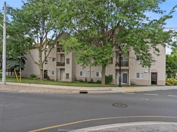 3000 Sandwich St #306, Windsor, ON N9C 4G3