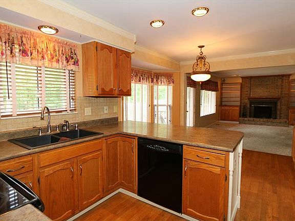 3rd image of 3315 Kingsburg Ct