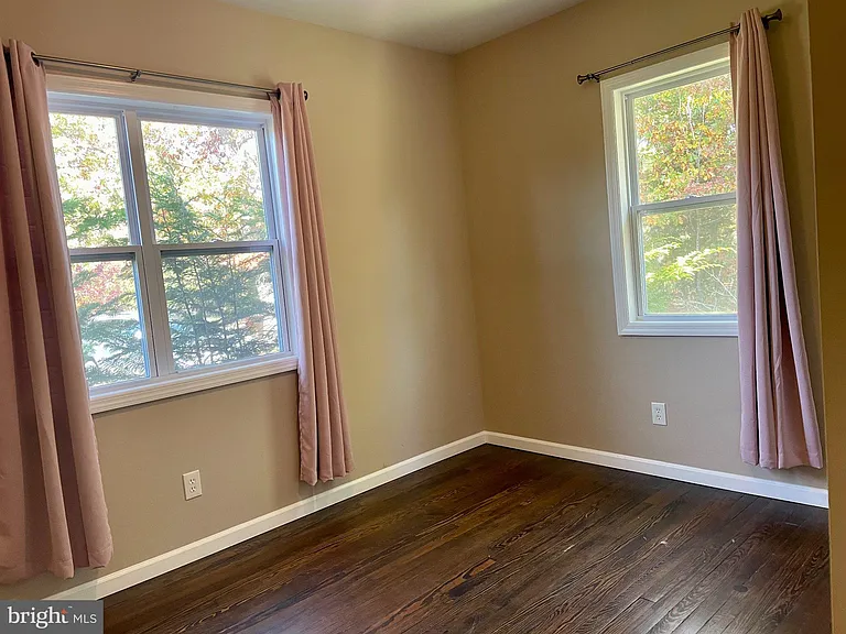 6914 Railroad Blvd — Photo 18