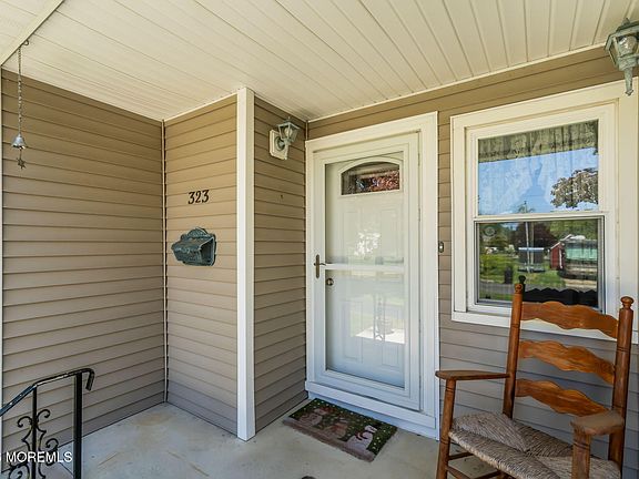 3rd image of 323 Florence Road