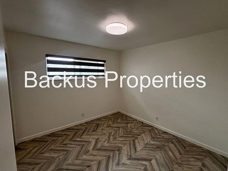 681 Alice St — Photo 14