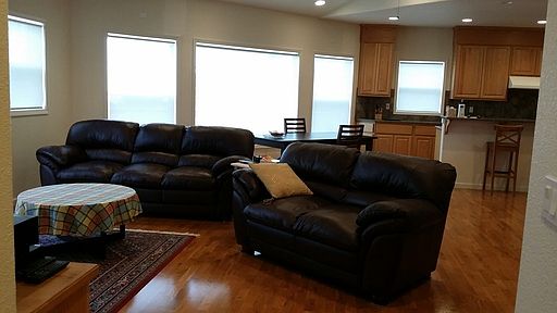 2nd image of 828 Saddle Butte Dr