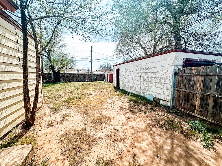 3207 Amherst St — Photo 8