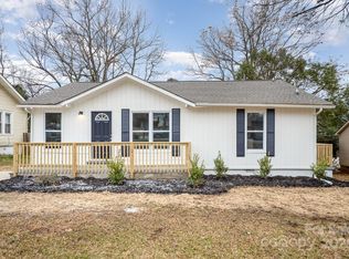 433 Greenwood Dr, Charlotte, NC 28217