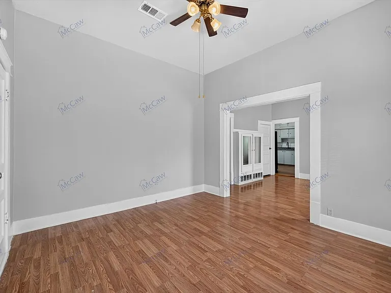 419 N Grand Ave #A — Photo 5