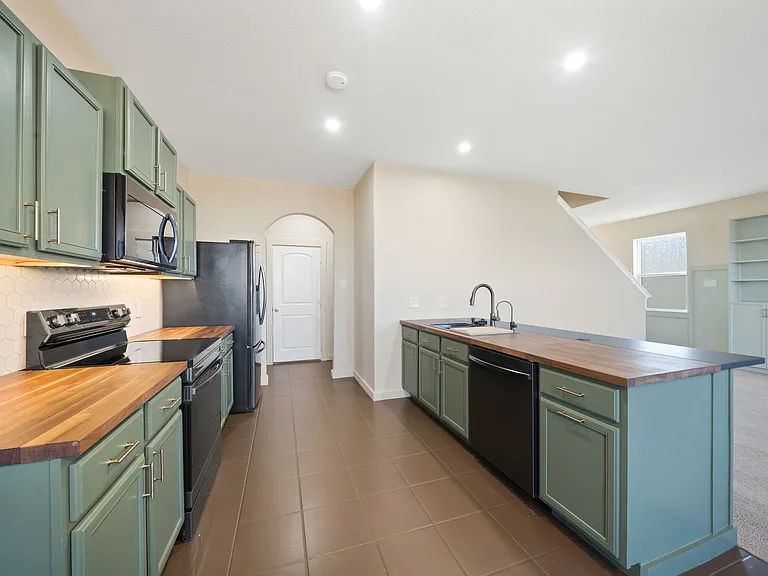 12241 Cashton — Photo 36