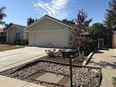 2nd image of 2835 Riedel Rd