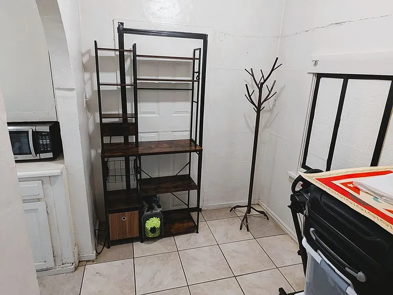 906 E Fairmount Ave #3 — Photo 5