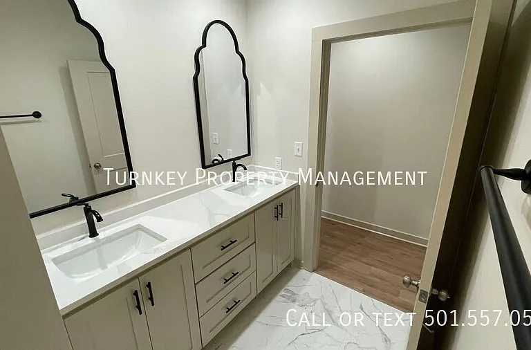 915 North St #4 — Photo 11