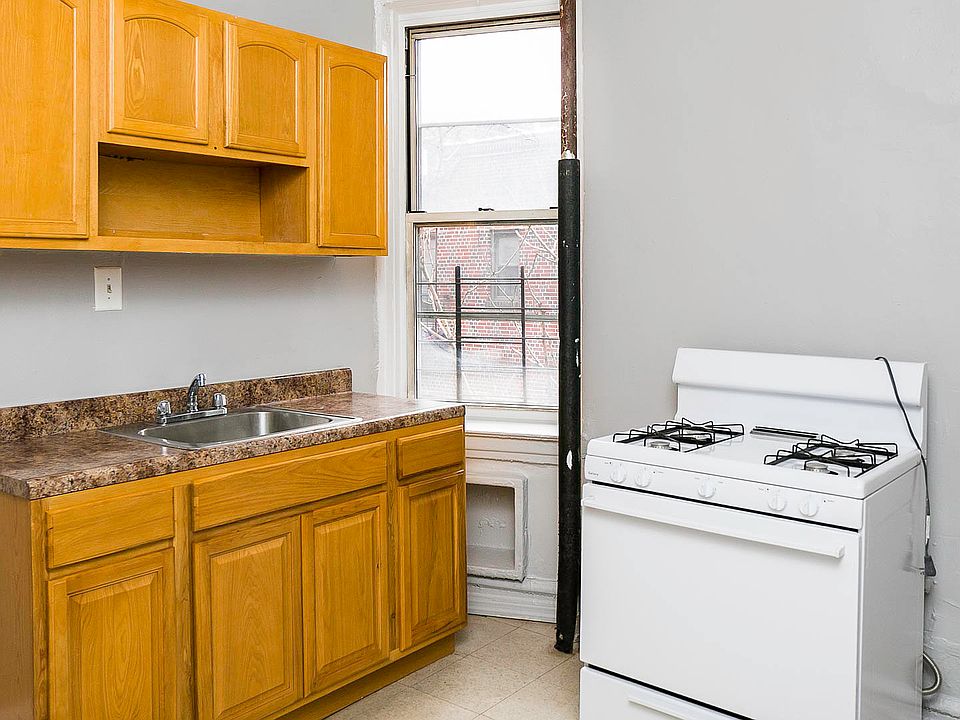 1st image of 1625 Park Pl APT 18