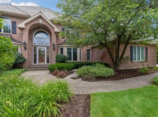 14645 S Somerset Cir, Libertyville, IL 60048
