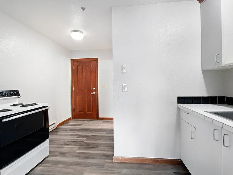 Garfield Street Apartments — Photo 25