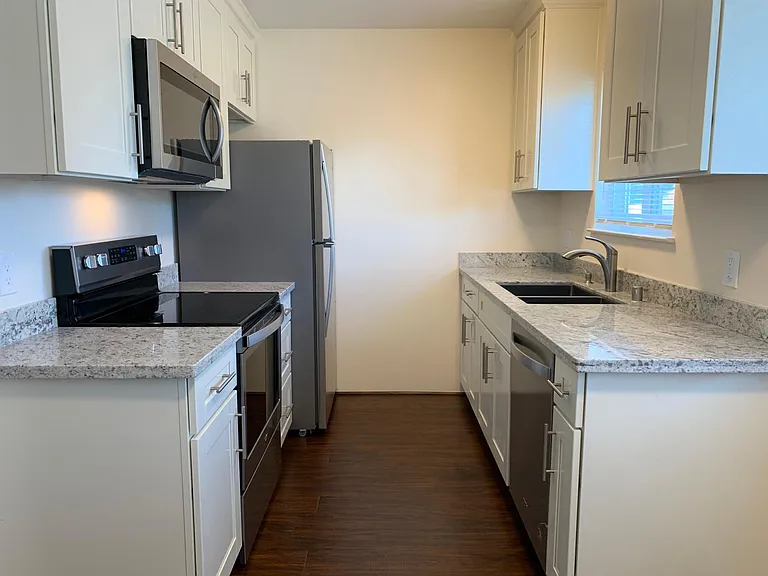 221 N Ellsworth Ave #4 — Photo 6