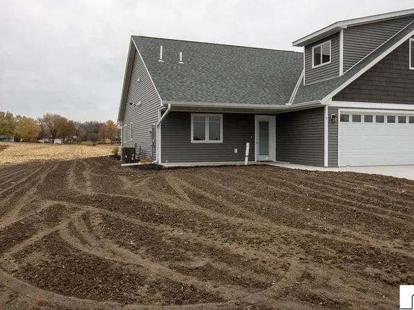 649 Luiken St #1, Lake Crystal, MN 56055