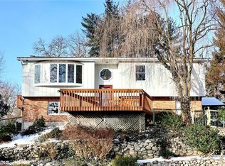 142 Rose Rd, West Nyack, NY 10994