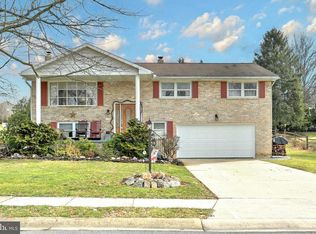 4130 Robin Hood Dr, York, PA 17408