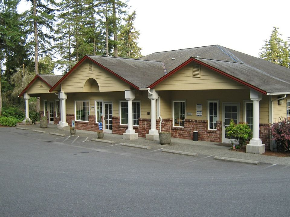 2nd image of 10 NE Creelman Ln