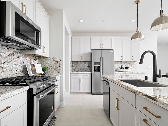 Kitchen Model at Alberhill Ranch