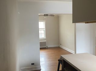 1523 Greenleaf St #2W, Evanston, IL 60202