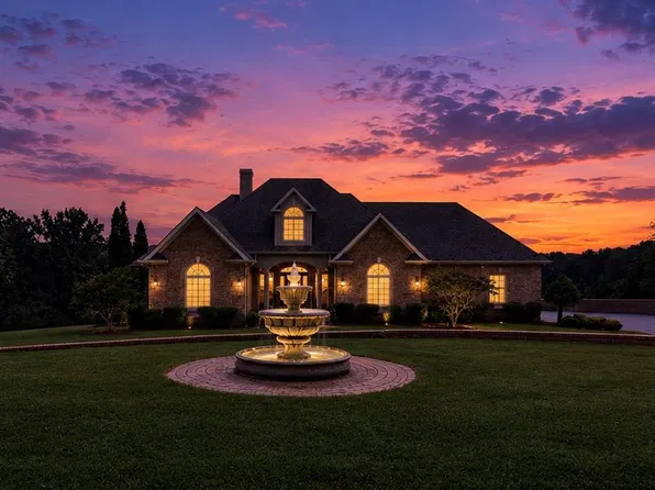 1041 Hidden Valley Dr, Morgantown, KY 42261