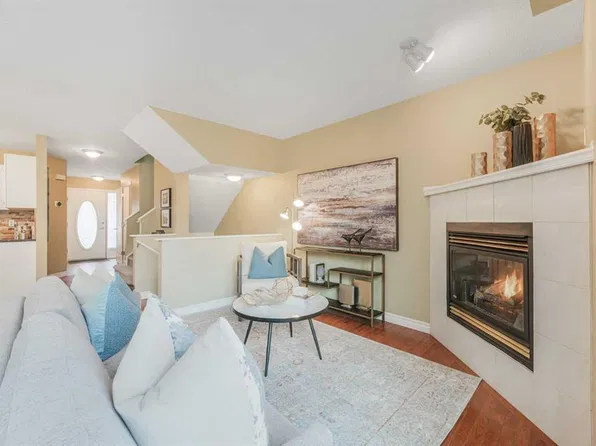 35 W Chaparral Ridge Ter SE, Calgary, AB T2X 3N6