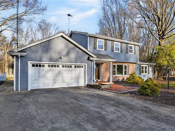 886 Ewing Rd, Boardman, OH 44512