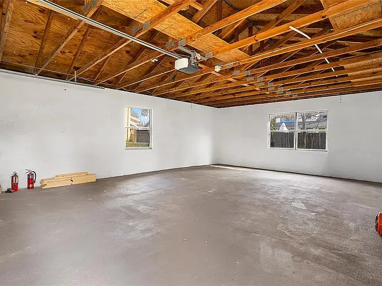 119 Leon Ave — Photo 31