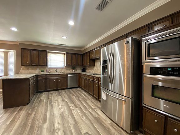 3rd image of 3212 Reo Dr