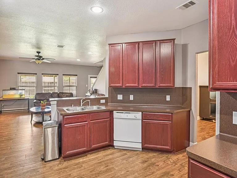 1226 Newsome Glenn Dr — Photo 8