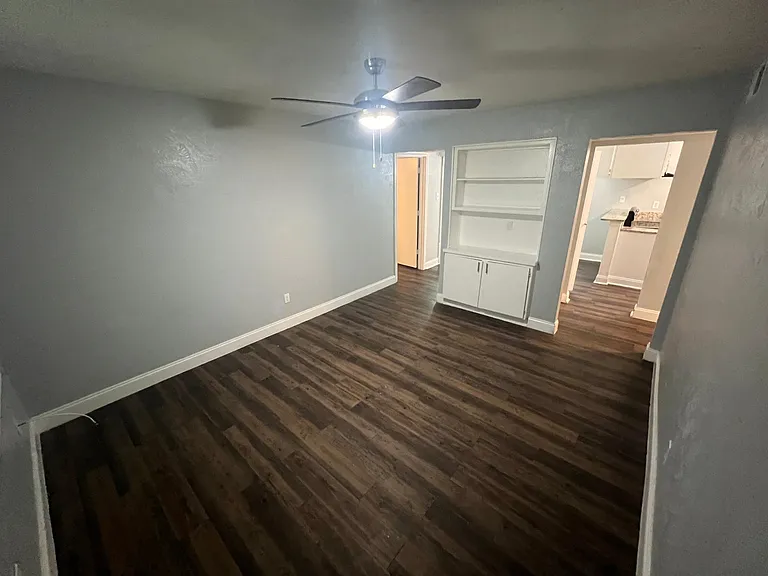 Hampton Gardens Apartment — Photo 40