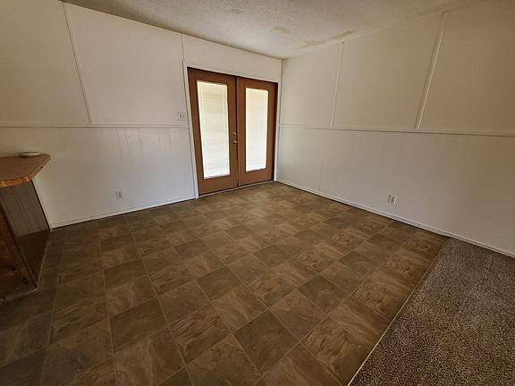 5th image of 2422 N Van Buren St