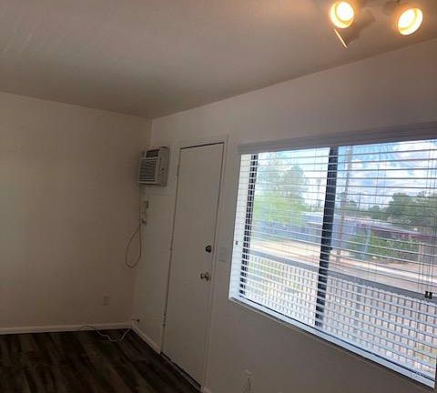 4th image of 3131 E Fairmount St APT E