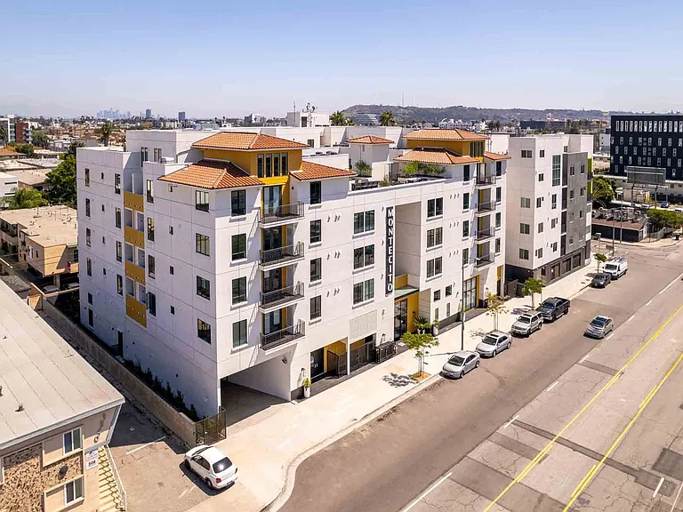 Montecito Lofts — Photo 4