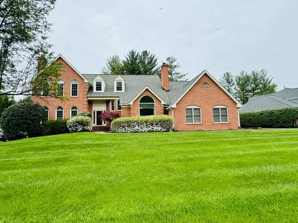 9706 Middleton Ridge Rd, Vienna, VA 22182