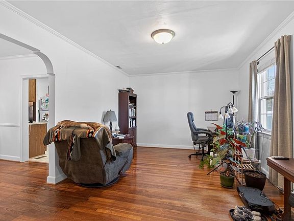 4th image of 14 Fontaine Rd