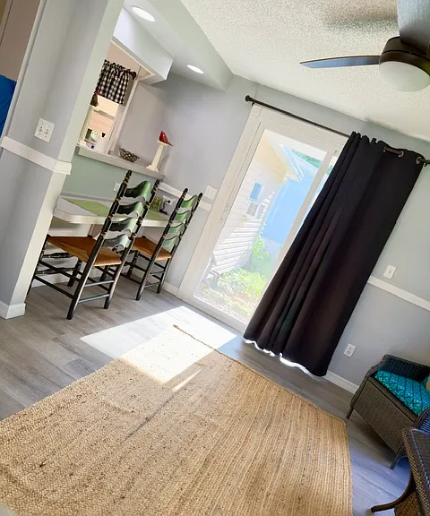 707 Robin Ln — Photo 13