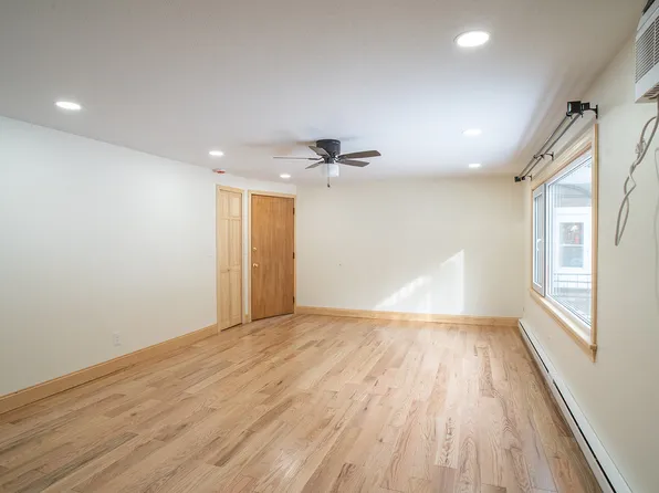 58 Freeman Dr #2, Greenfield, MA 01301