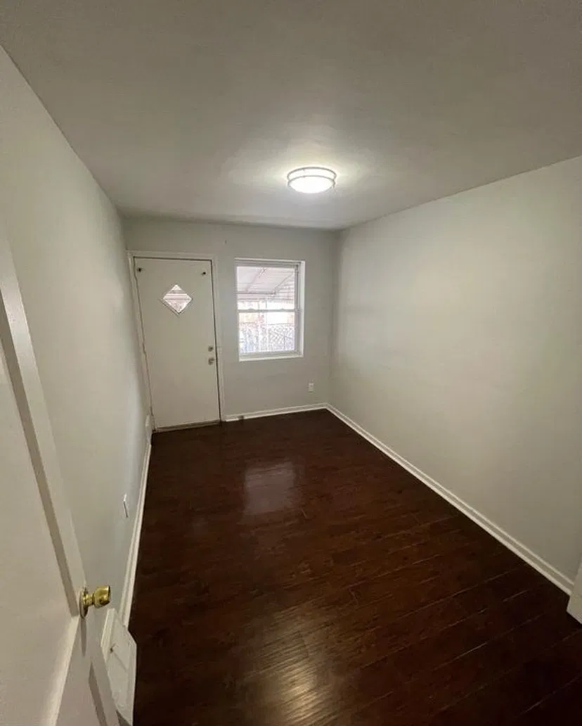 907 Sharon Ave — Photo 4