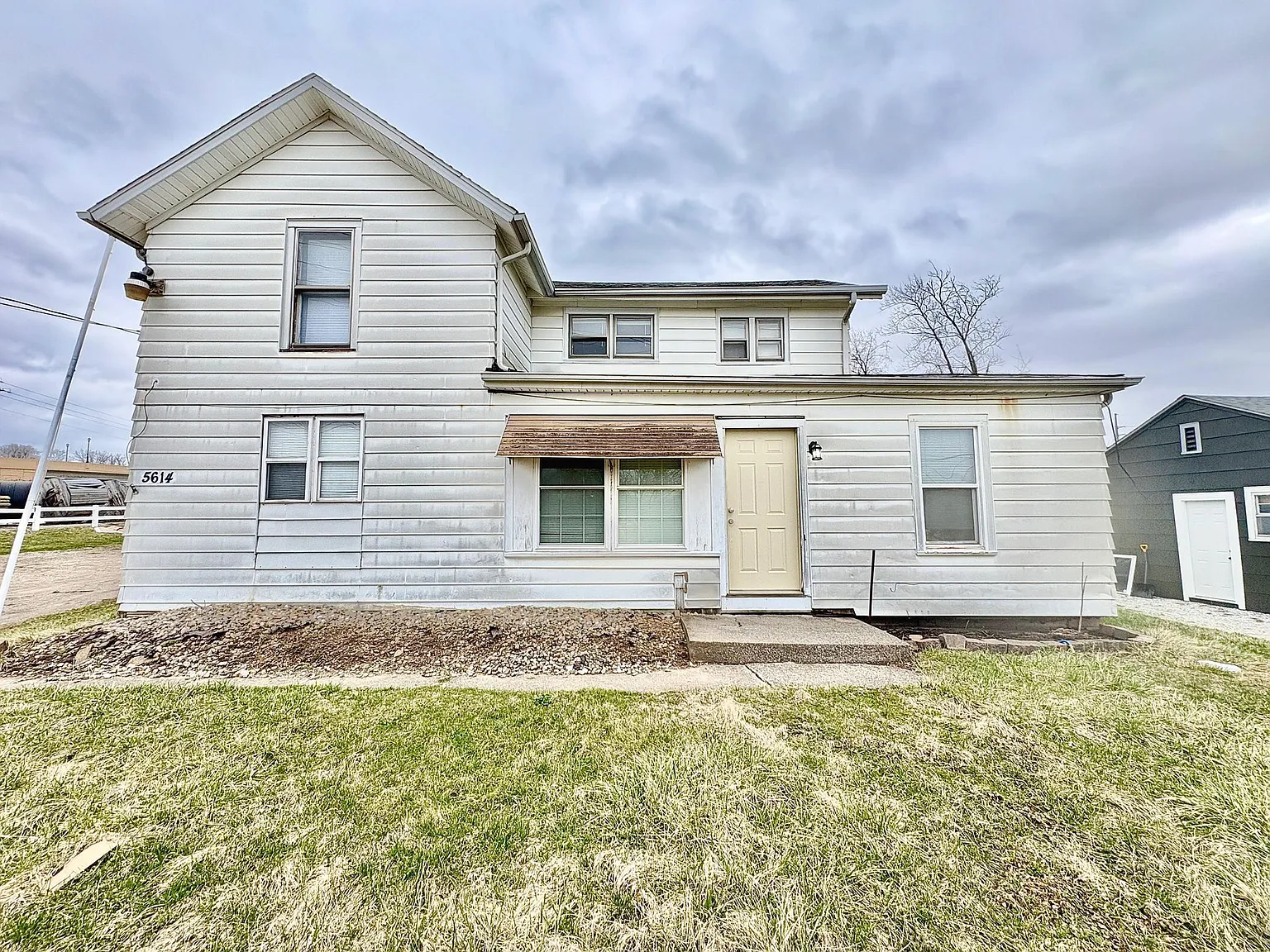 5614 S. Main St — Photo 2