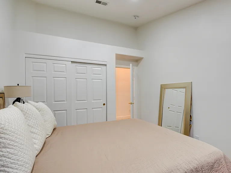 7365 Tamarind Ave — Photo 16