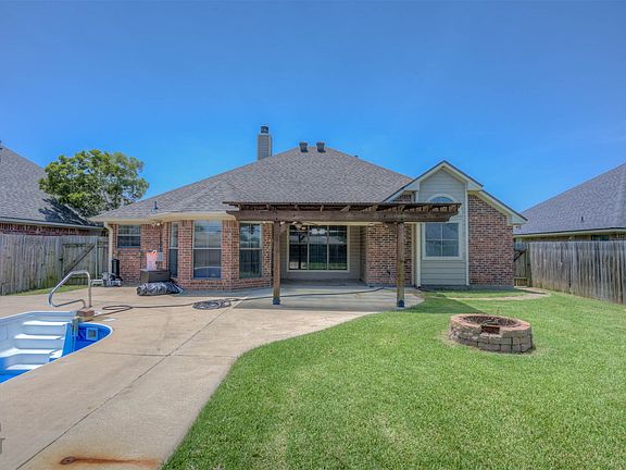 3rd image of 6209 Hollyhock Ln