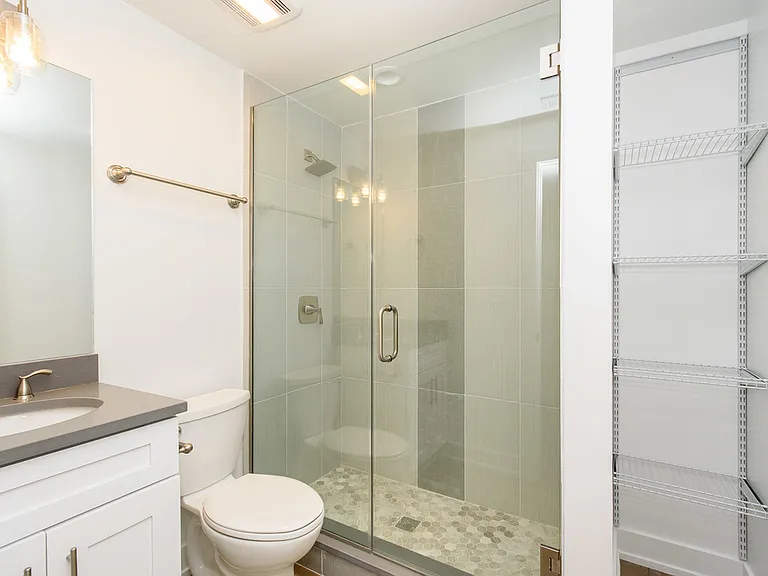4755 N Leavitt St #2 — Photo 9