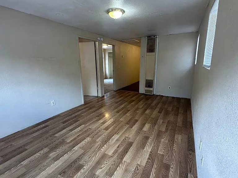 3916 Line Ave — Photo 3