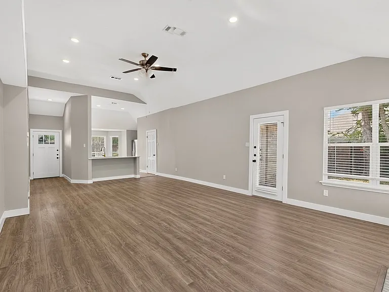 3604 Lily Ln — Photo 11