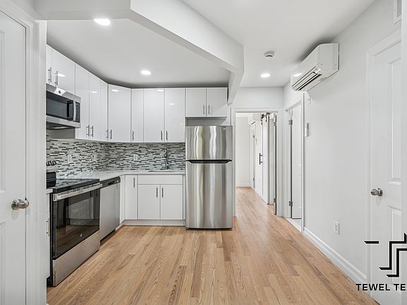 4th image of 176 E 109th St #2A