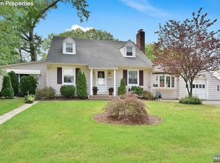 80 N Queen St, Bergenfield, NJ 07621